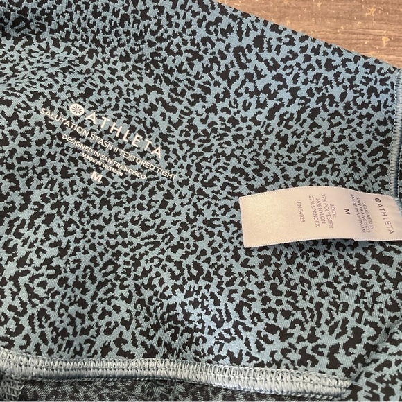 Athleta Stash Pocket II Textured Tight Blue Black Pebble size Medium B66 - Picture 7 of 11